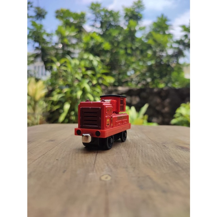 MAINAN THOMAS & FRIENDS GERBONG HOSE CAR- LEARNING CURVE TERLARIS