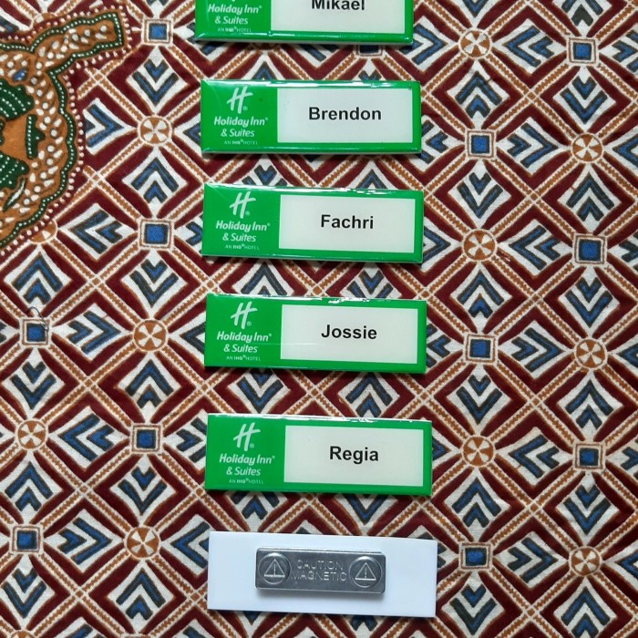 

Terlaris Papan Nama Dada Cetak Pakai Magnet