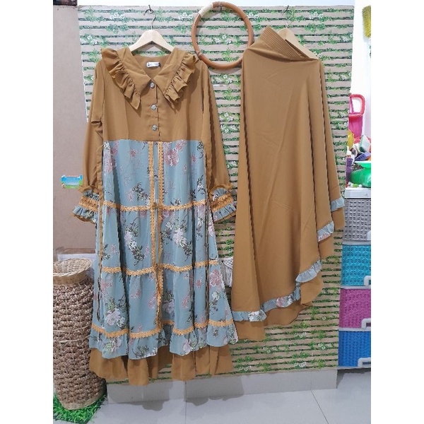 strawbery by zahidah preloved