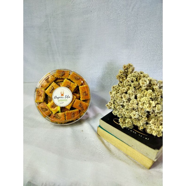 

KUE KERING TOPPING KACANG ATAU ABON 500 GRAM