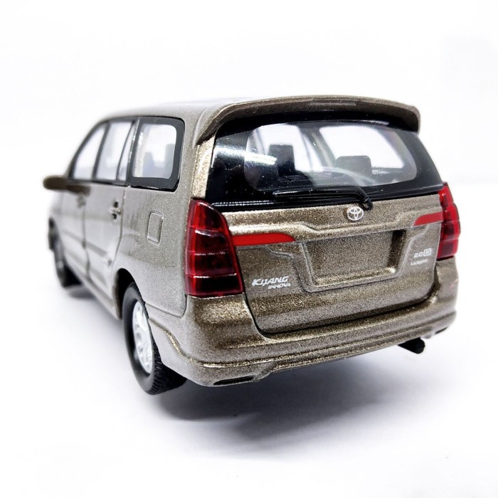 MINIATUR KIJANG INNOVA DIECAST MOBIL TOYOTA TERBARU TERLARIS