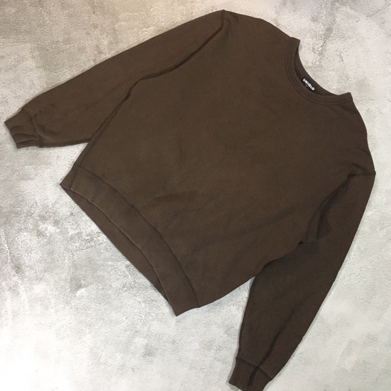 crewneck Uniqlo basic brown
