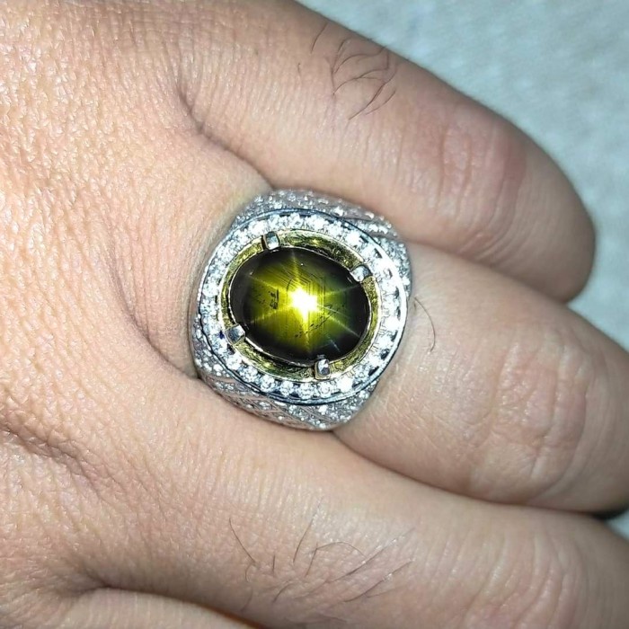 CINCIN BATU NATURAL BLACK SAFIR ( GOLDEN STAR )