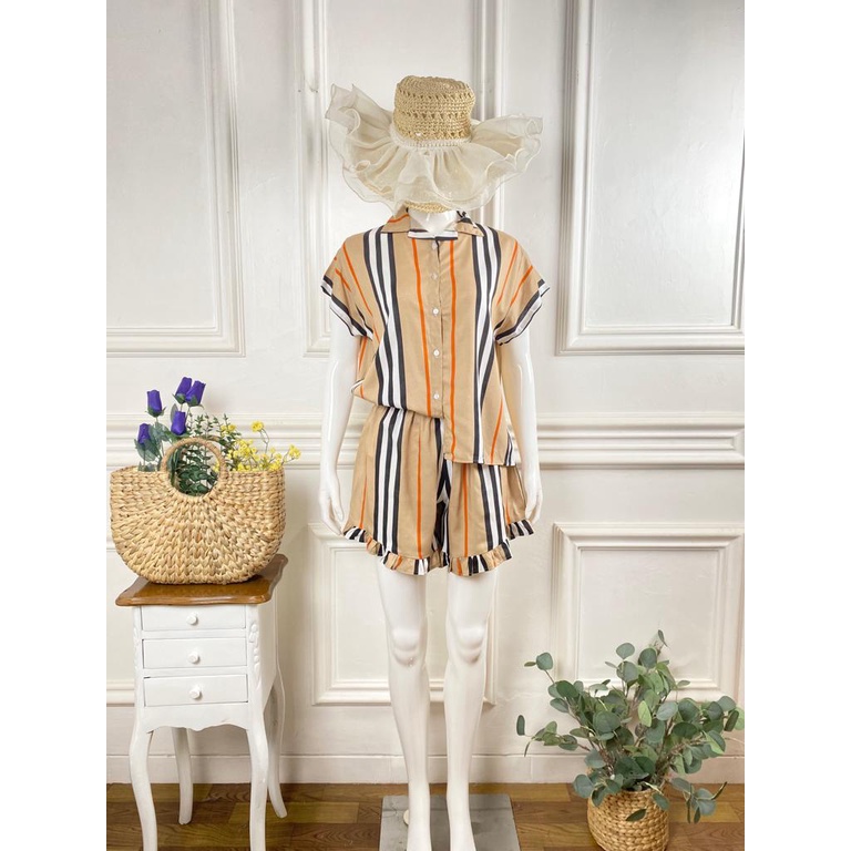 SETELAN HOTPANT RAYON SET GEMESH ONESET MOTIF KANCING BUSUI