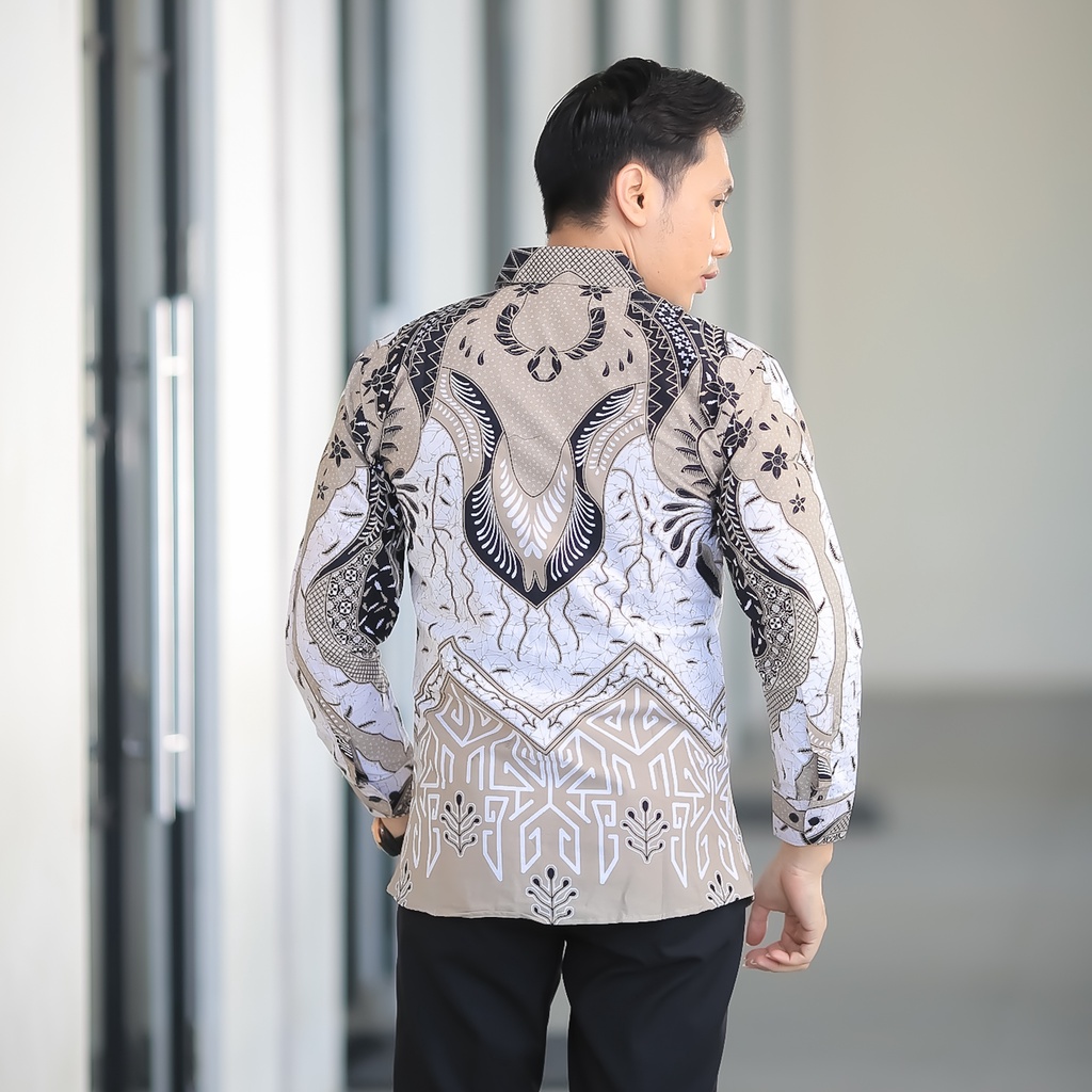 BATIK Motif Arya Kamandanu  Hem Atasan Kemeja Baju Batik Pria Lengan Panjang