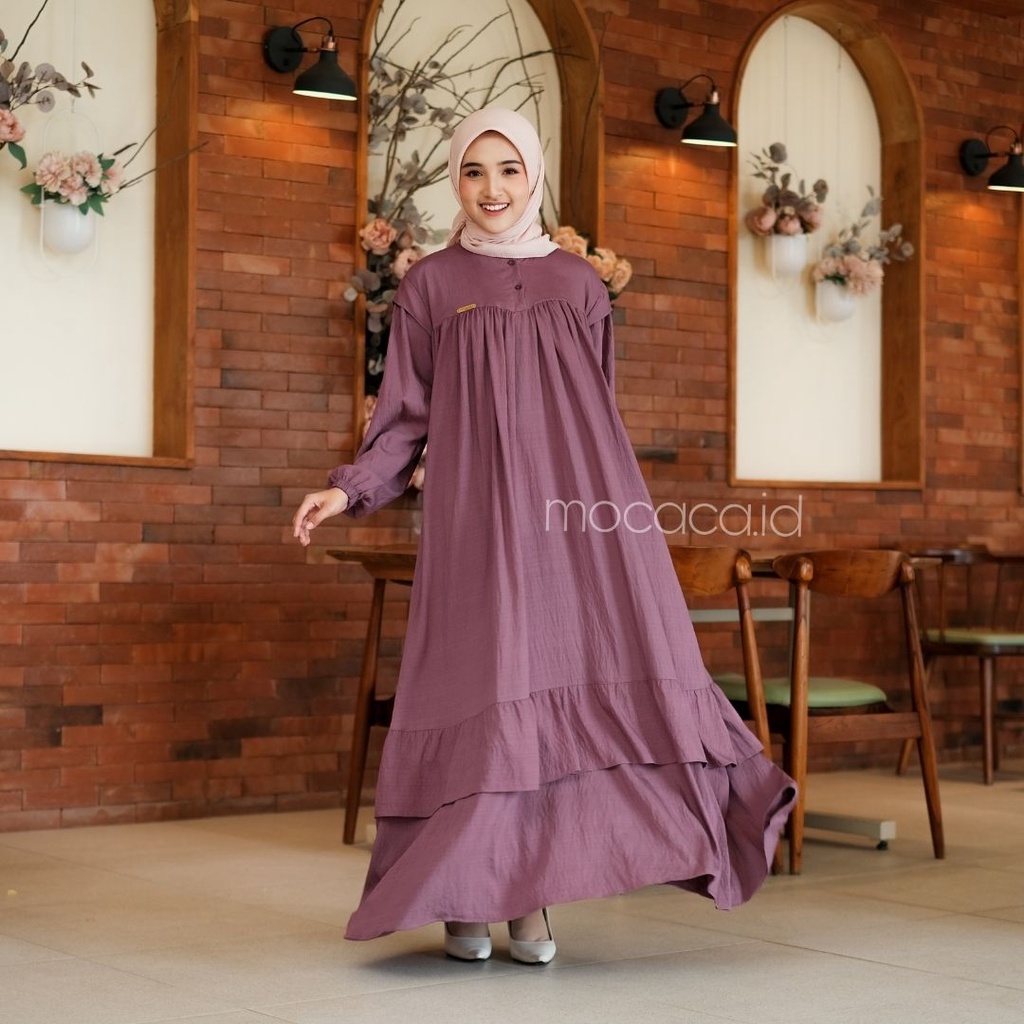 Gamis Lebaran Yumna Dress dari bahan Polo linen kancing busui friendly ada variasi remple di pundak dan rok saku lengan karet - wine ungu anggur