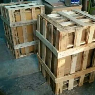 Packing Kayu Sedang (M): Dispenser, Kulkas Portable, dan Kulkas 1 Pint