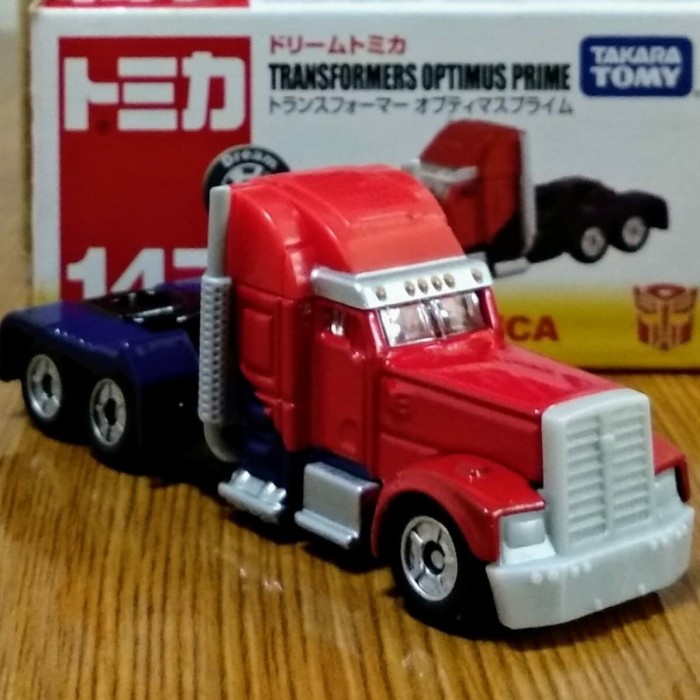 MAINAN DIECAST TOMICA/TAKARA TOMY OPTIMUS PRIME TERMURAH
