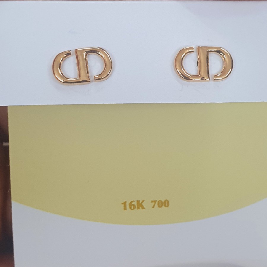 anting tusuk model fashion C d variasi emas 70% 700 70 % 16k