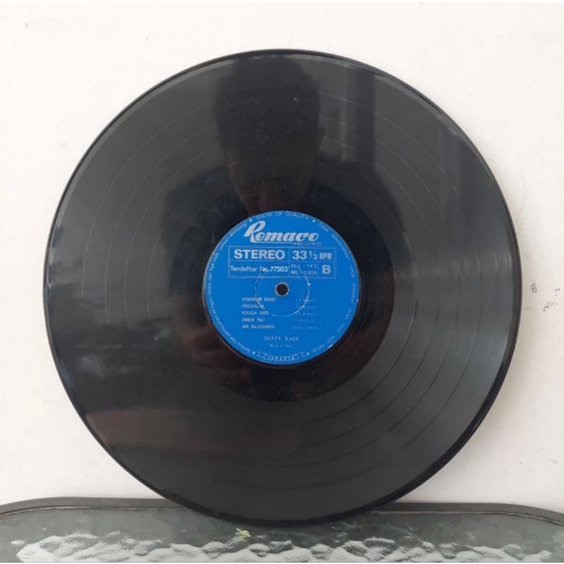 Vinyl Piringan Hitam 12 inch Tetty Kadi - Kapan Lagi