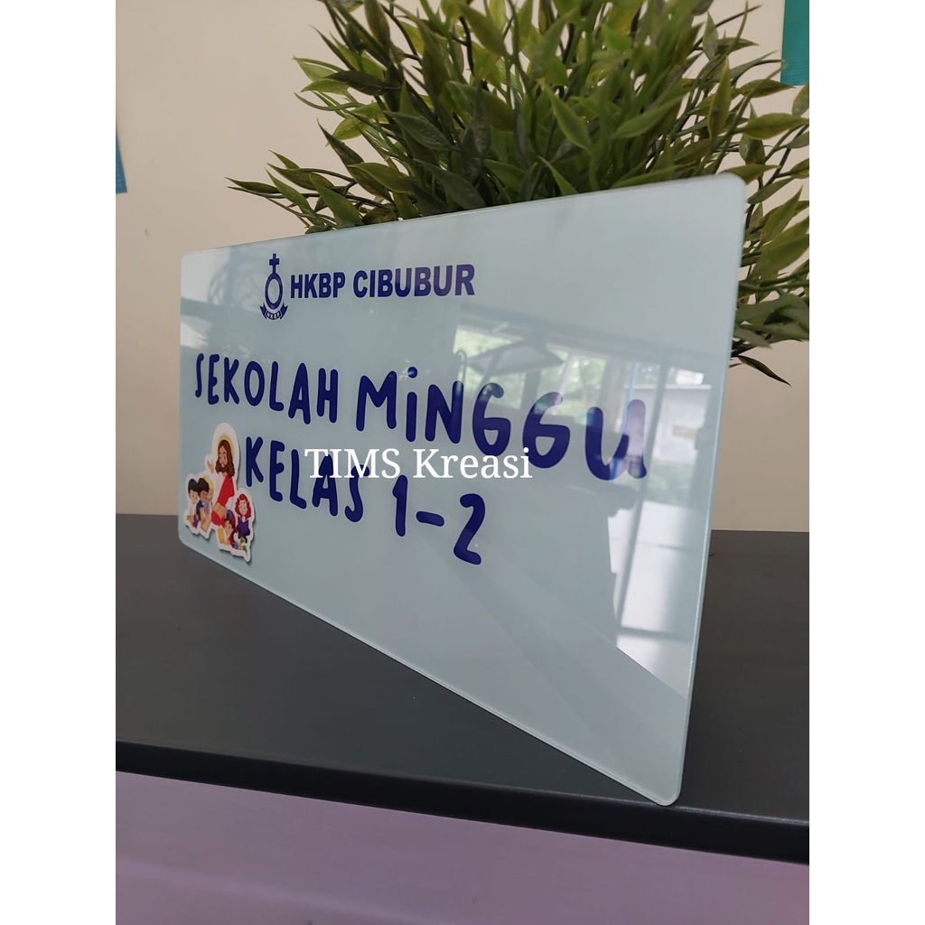 Papan Nama Kelas | Signage Kelas | Papan Akrilik | Nama Kelas Akrilik