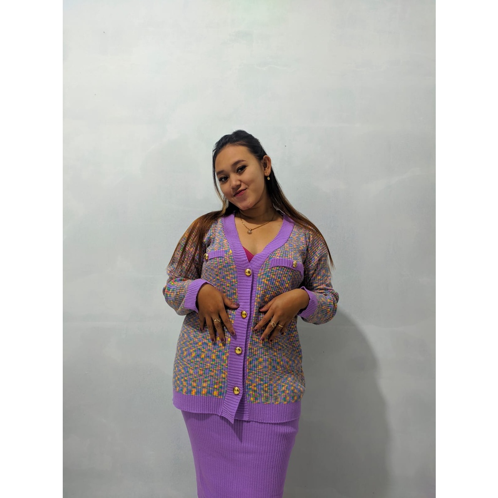 Cardigan Rajut Oversize Rainbow Kancing Gold