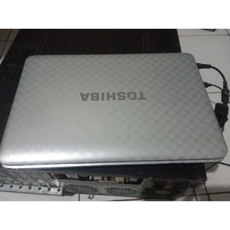 laptop thosiba l745 i5 ram 4gb 500gb