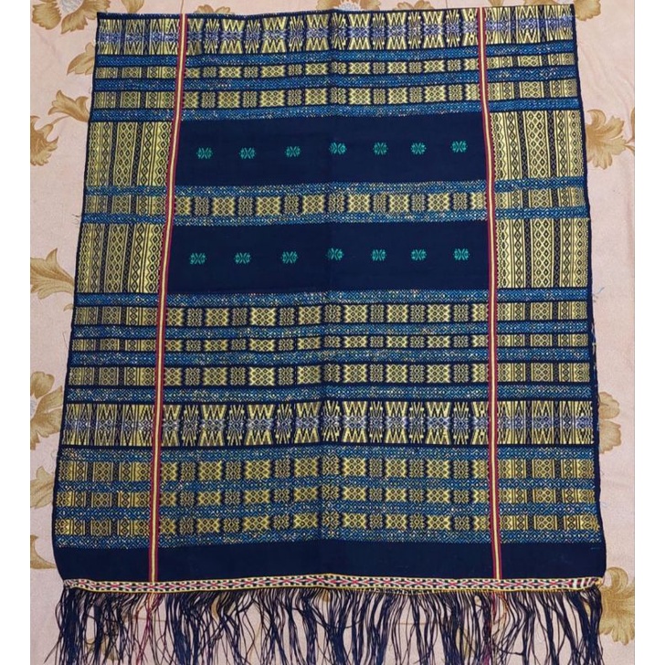 Uis nipes semisutra edisi hitam tidak bertepi