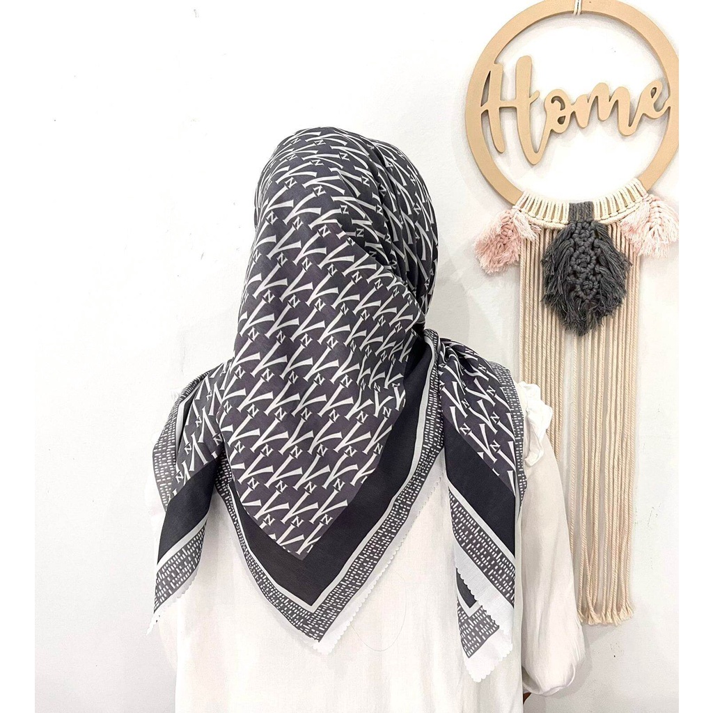 HIJAB SEGI EMPAT MOTIF VN SERIES WARNA TERBARU/KERUDUNG VOAL LASER CUT