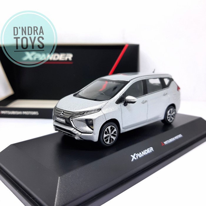DIECAST MINIATUR MOBIL XPANDER DEALER BOX MITSUBISHI MOTORS SKALA 43