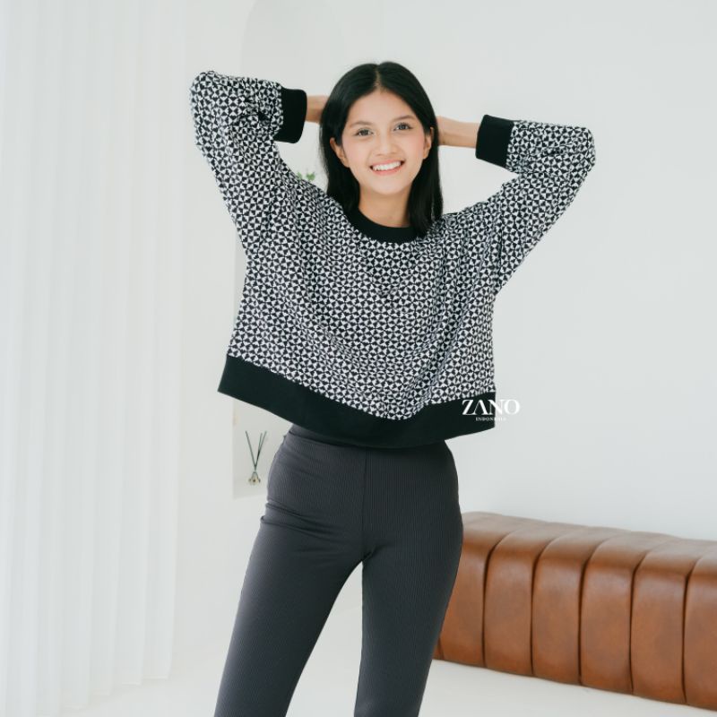 ZANO BASICS Sweater Crop Puerto