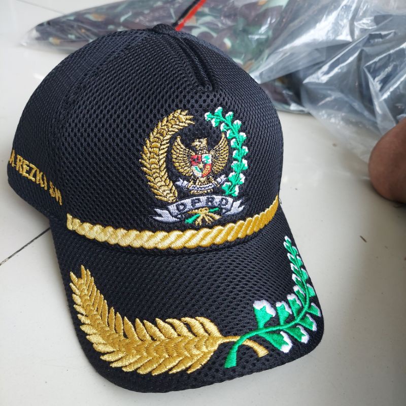 TOPI DPRD