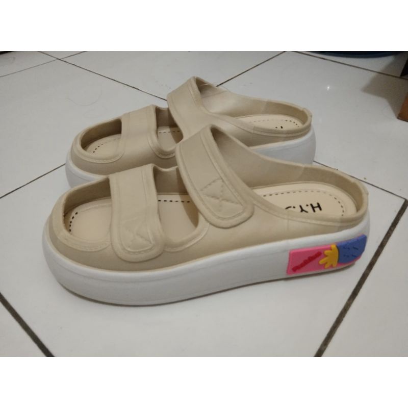 Sandal selop lucu* sandal HYS NEW berkualitas# Sandal nyaman