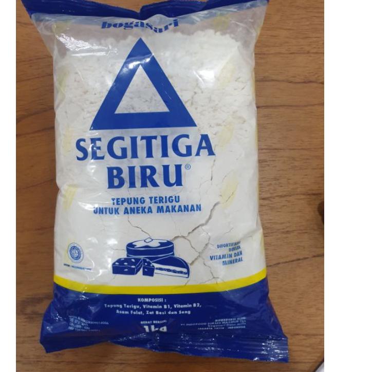 

Ready Stock Tepung terigu segitiga biru 1 Kg