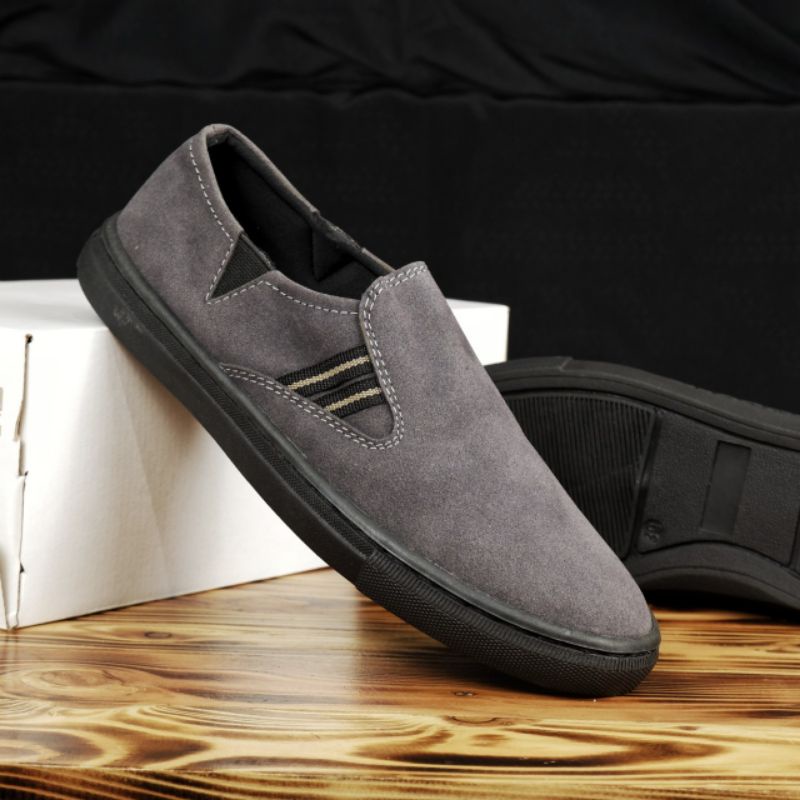 WOLF BURN Sepatu Pria Casual Slip on Trendy Branded Slip Kasual  Nyaman Dipakai Kantor Harian