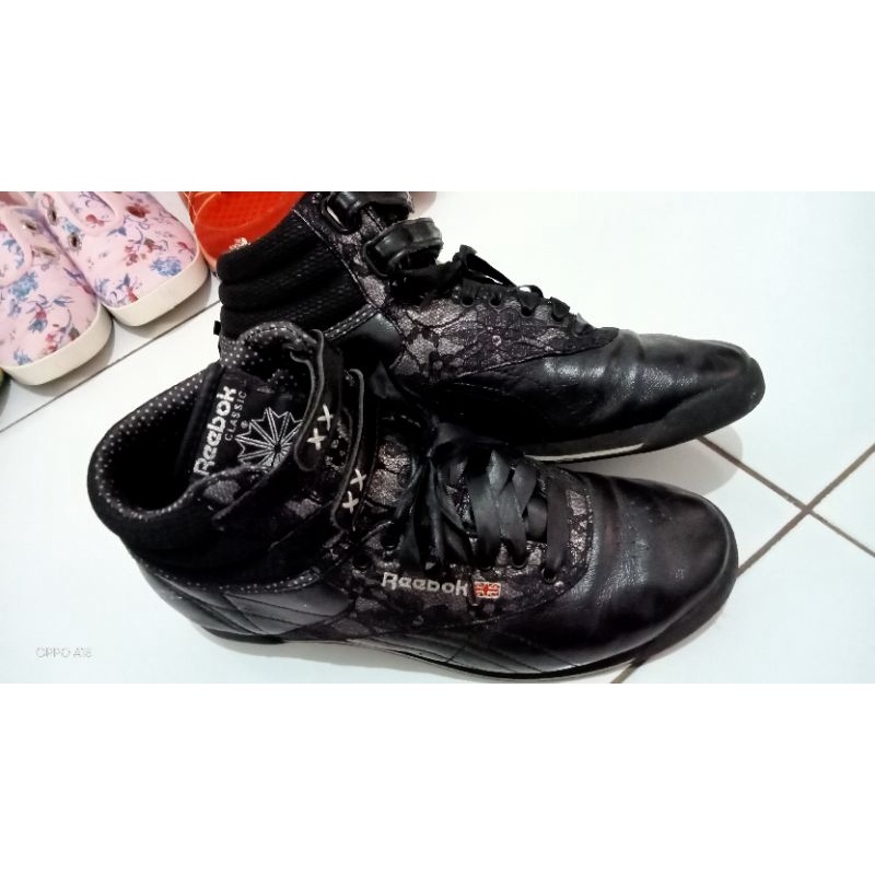 Sepatu Wanita Reebok Classic size 38,5 second ori. made in vietnam