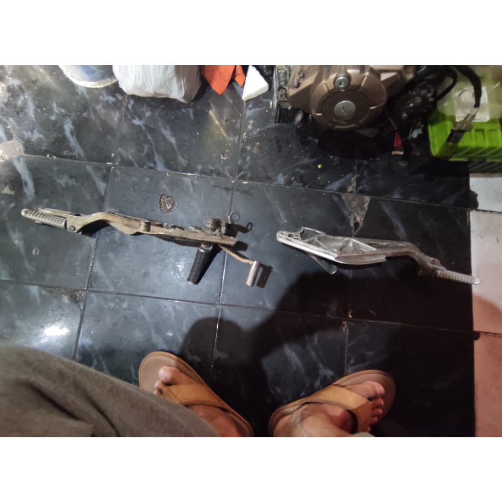 Footstep cb400 vtec