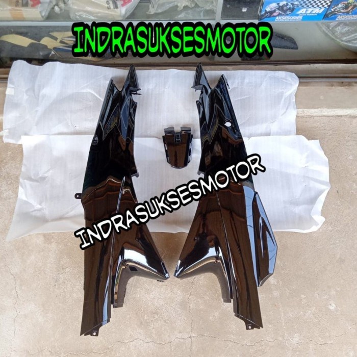 cover body belakang motor suzuki shogun sp