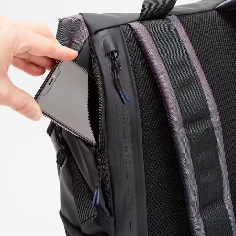KIPSTA Tas Ransel Urban 25L Olahraga Terdapat Kantong Untuk Laptop