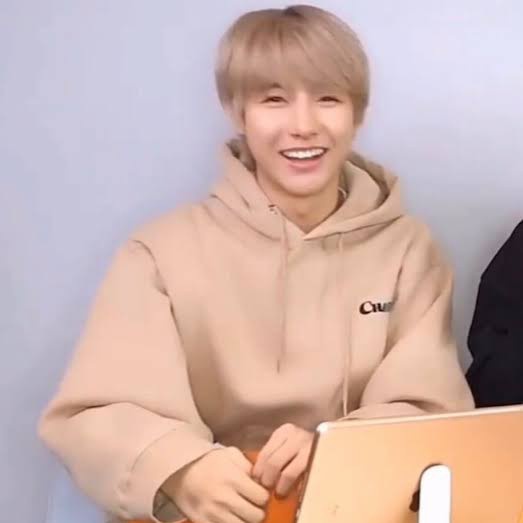 JAKET HOODIE NCT RENJIN CHANCE.