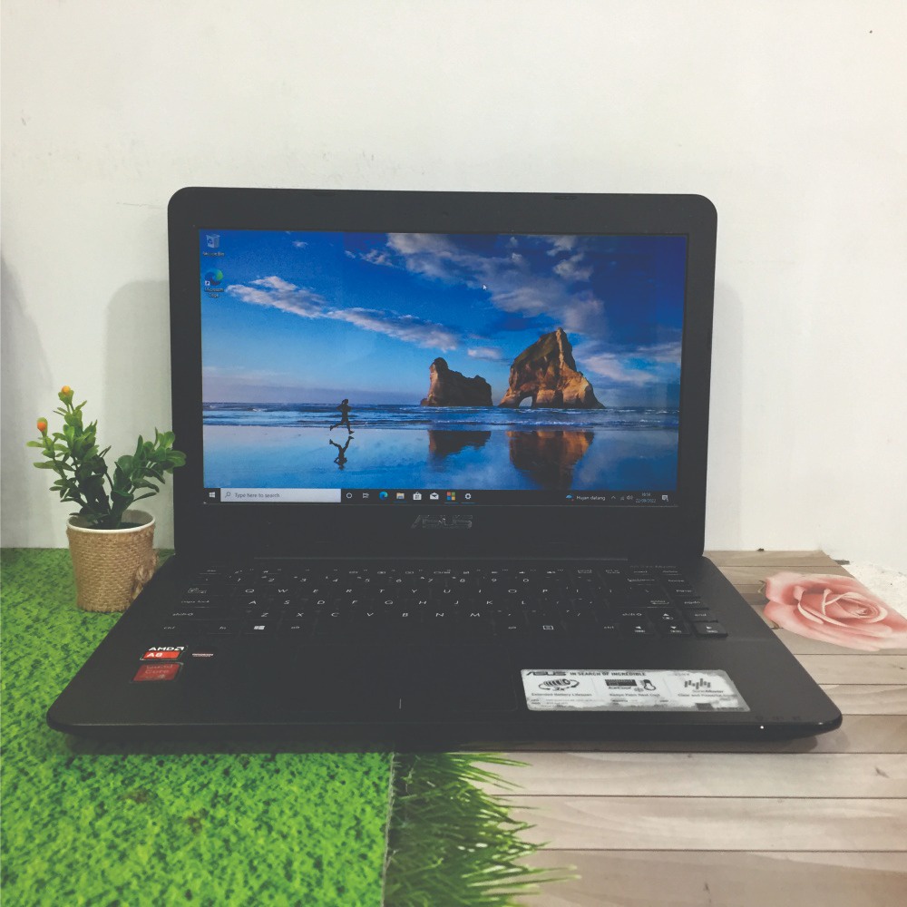 Laptop Asus X454Y AMD A8 RAM 4GB SSD 128GB HDD 500GB Layar 14" Mulus Lancar