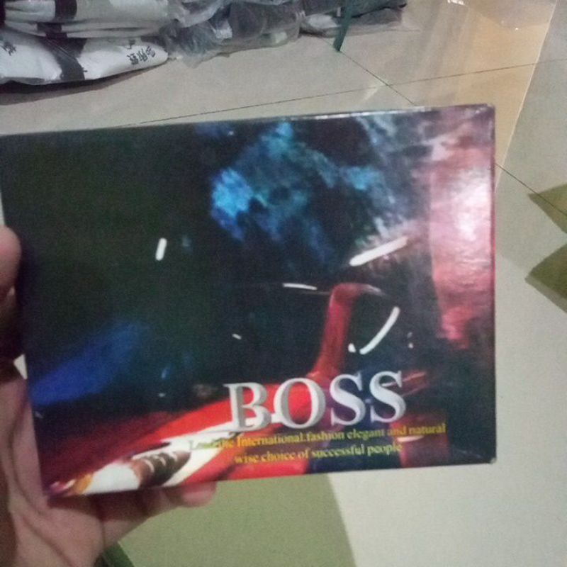 dompet pria emboss croco boss