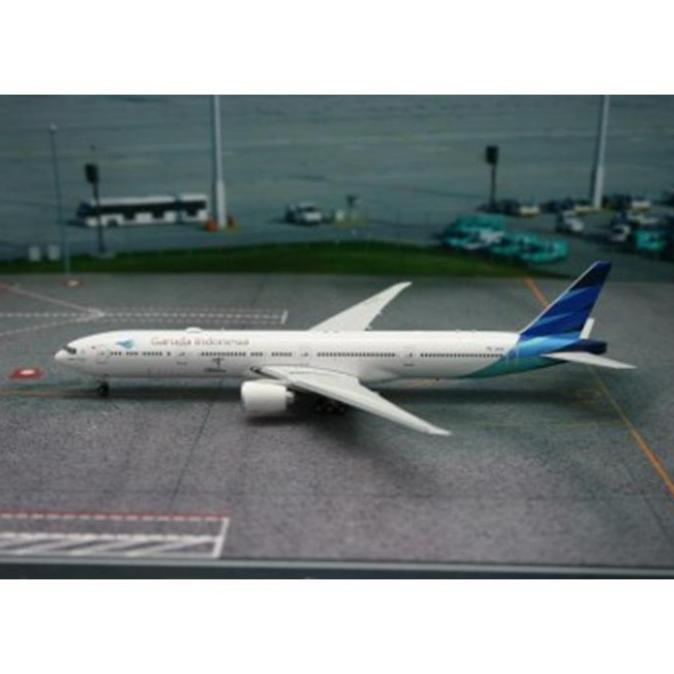 Miniatur Diecast Pesawat Garuda Indonesia Boeing B777-300Er Medium