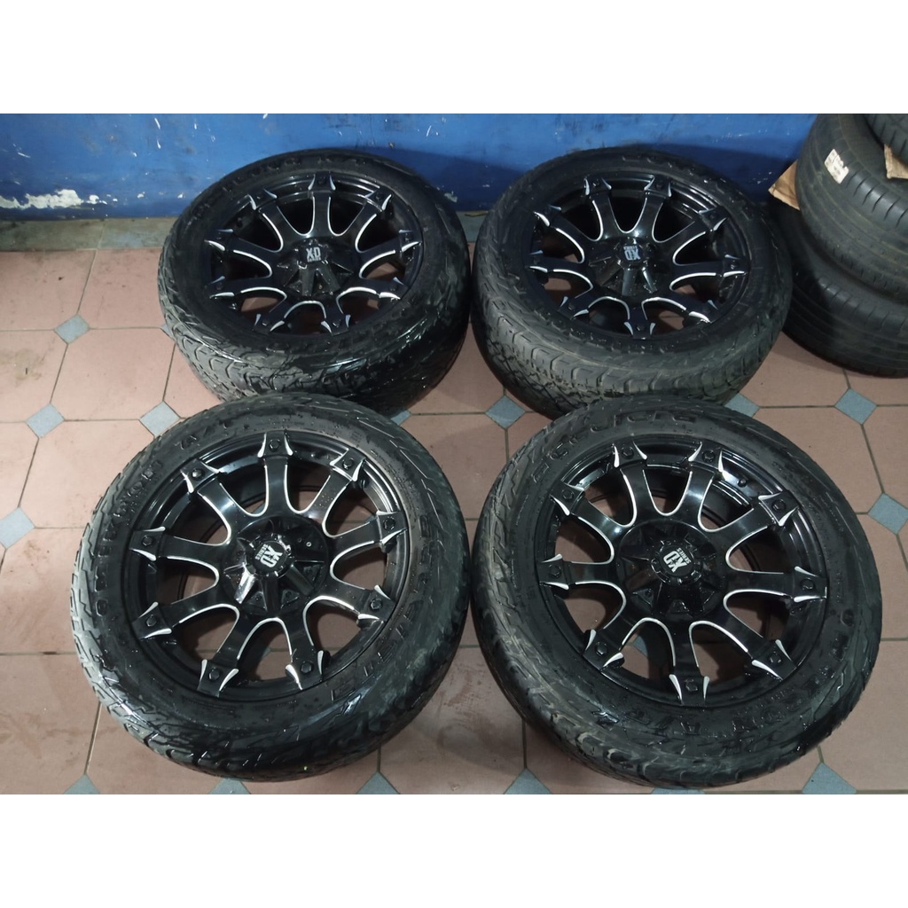 velg racing pajero ring 20 pcd 6x139 plus ban A/T kondisi bagus 80% ban 285/50/20 omicron a/t