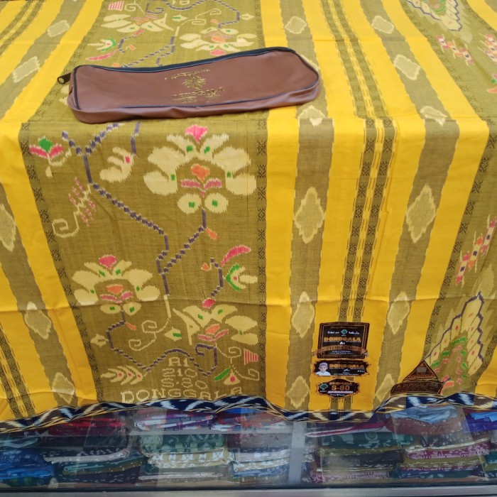 sarung DONGGALA A1 S-80 sutra Spunsilk
