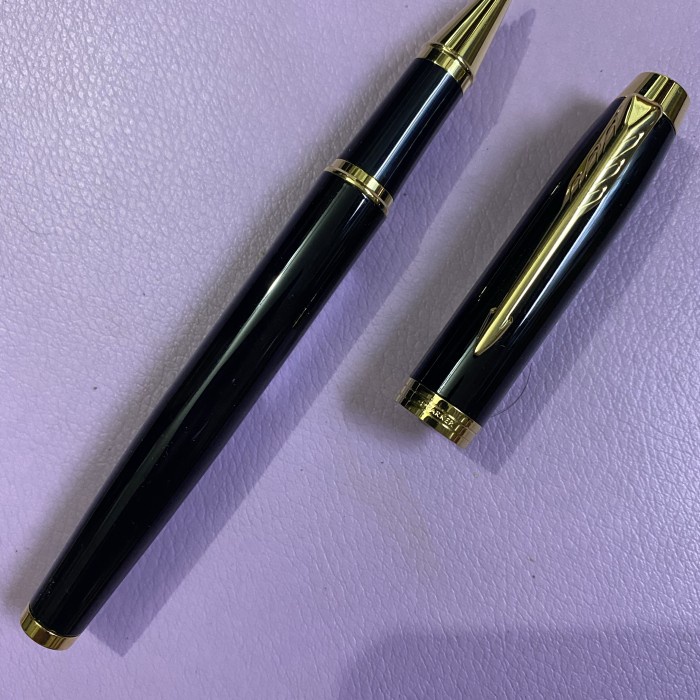 

Pulpen Parker IM Roller Ball Black LQ GT Original ( Klip Emas )