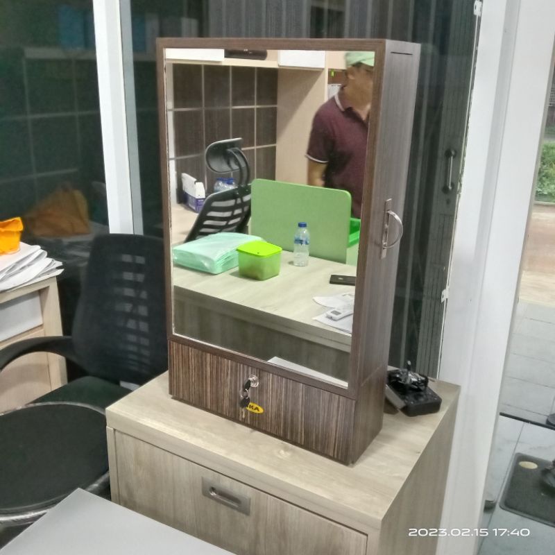 Cermin kabinet gantung / cermin gantung / kabinet gantung / pelengkap wastafel
