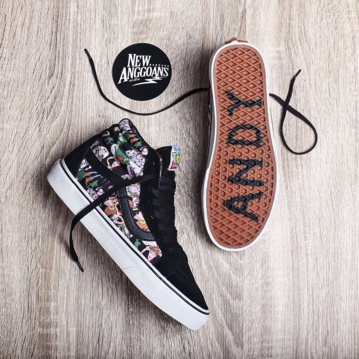 VANS SK8 HI X TOY STORY COLLECTIONS DISNEY PIXAR BLACK WHITE