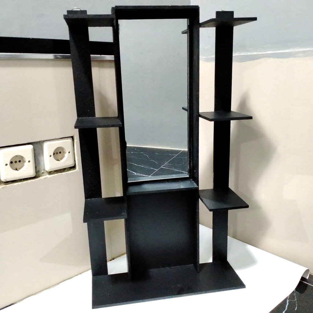 Hiasan Dinding Rak Rias Make Up Gantung