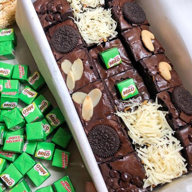 

☃ FUDGY BROWNIES PREMIUM/BROWNIES PANGGANG ♥