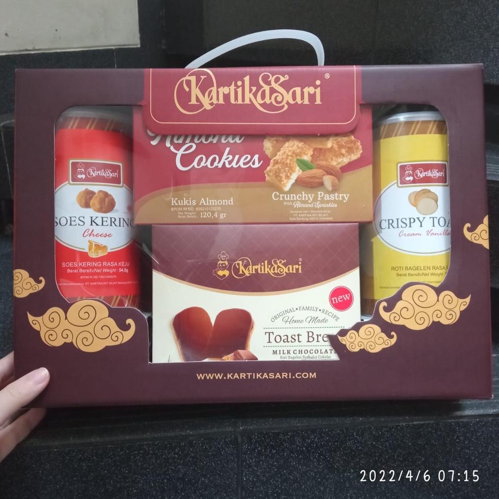 

Kartika Sari Hampers Lebaran 4S Limited Wayang Edition Hamper Parcel Idul Fitri Eid Mubarak Ramadan Paket Package Festive Season Cny Imlek Chinese New Year Makanan Tradisional Mooncake Ornamen Hiasan Authentic Original Kuliner Jajanan Cemilan Original