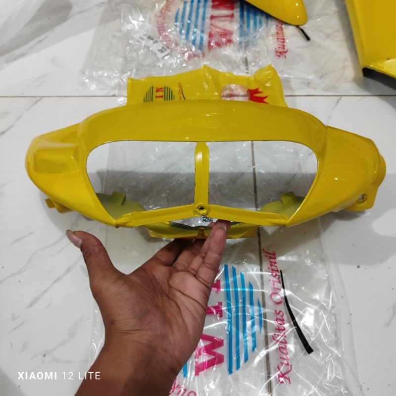 BATOK LAMPU DEPAN MIO LAMA SPORTY KUNING NON ORIGINAL MERK WIN