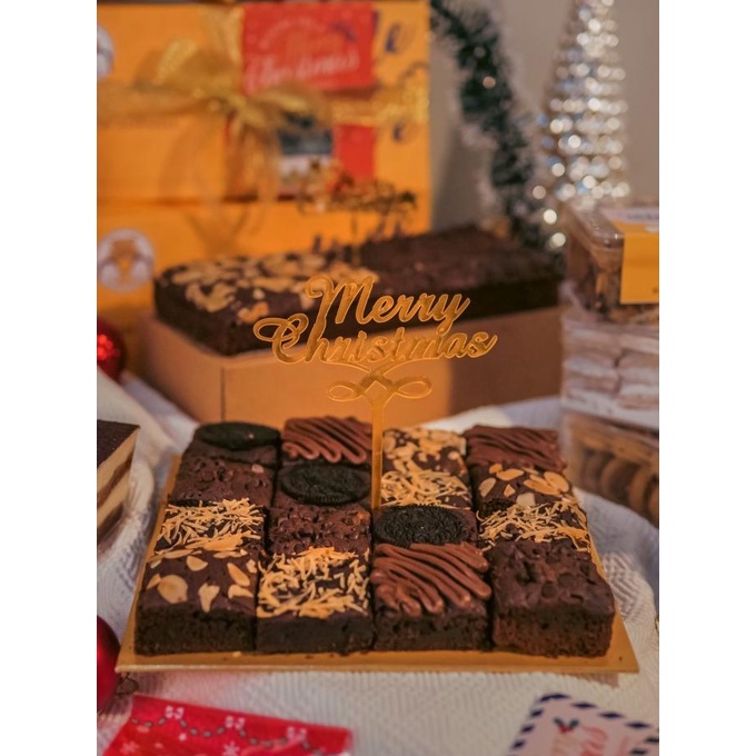

DIJUAL FUDGY BROWNIES CHRISTMAS HAMPERS / HADIAH NATAL / PARCEL KUE G6416BUJN