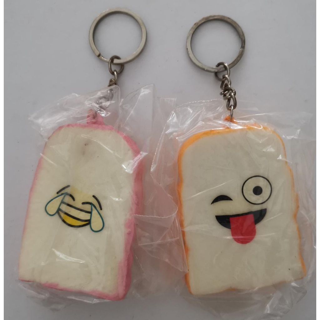 Gantungan kunci squishy roti tawar emoji 1 buah