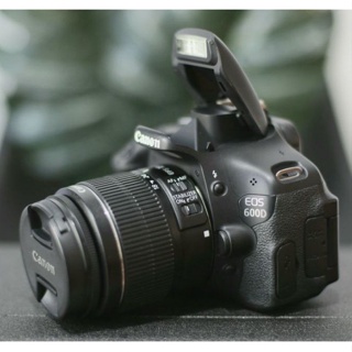Camera Canon eos 600d mulus layar lipat mulus % anti zonk ( MISTERI BOX )