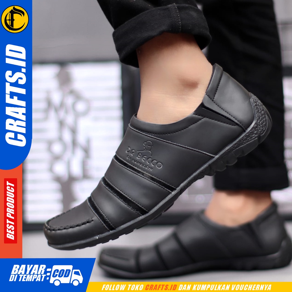 Sepatu Casual Slip On Kerja Pria Crafts Kitaro