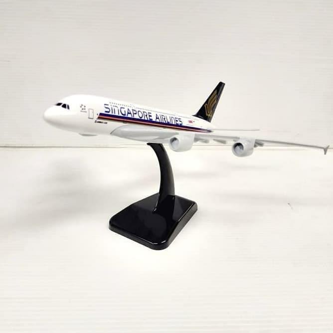 Diecast Pesawat Garuda Ukuran Besar Ada Roda Miniatur Pesawat Garuda