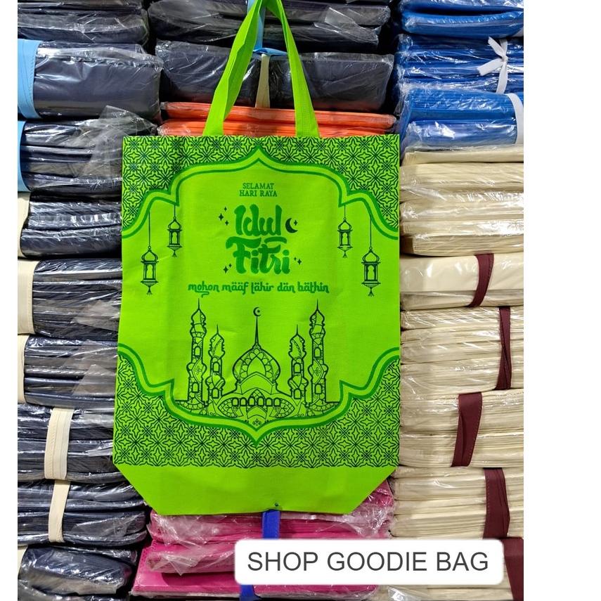 

Promo tajir Harga Perlusin (12pcs) Goodie Bag Handle BOX Idul Fitri uk 35x40x12 bisa berdiri / Tas Spunbond Lebaran