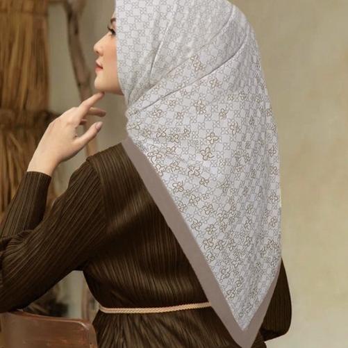 ● ZM Zaskia Mecca - Kayu Aro Black Scarf Kerudung Segi Empat mama-_in_fashion bukan ZM Zaskia Mecca 