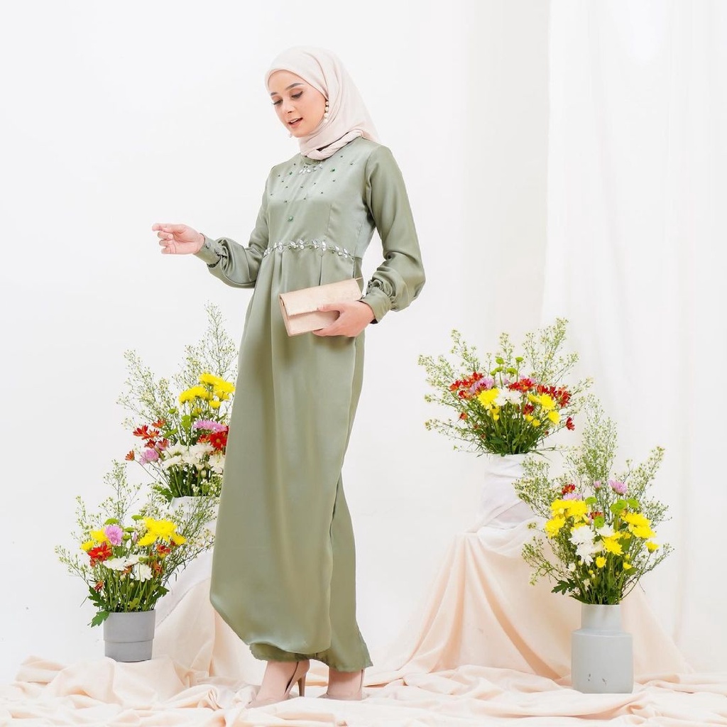 SELIA DRESS GAMIS MUSLIMAH SETELA MAXY SETELA DRESS STELA BROKAT KONDANGAN CANTIK GAMIS WARNA LILAC WARNA SAGE GREEN DAN BATA GAMIS BAHAN LICIN FIT BODY DRESS MODERN MAXMARA DRESS GAMIS POLOS TEBAL PREMIUM GAUN SILK GAMIS LEBARAN TERBARU OUTFIT KONDANGAN